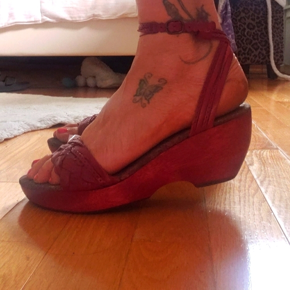 Wooden wedge Gap sandals - Picture 3 of 7